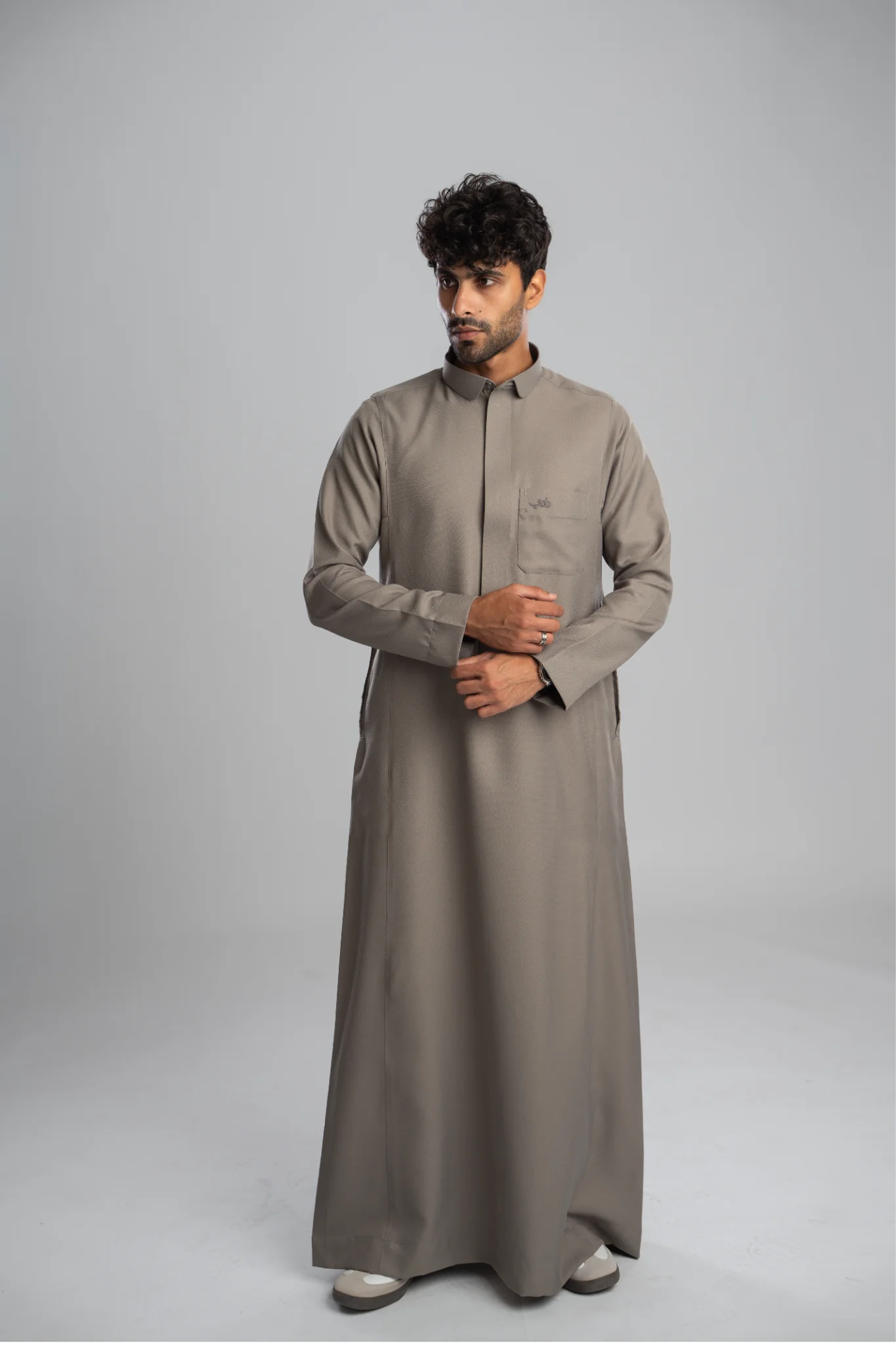 gray traditional men's thobe front view with a rounded collar.